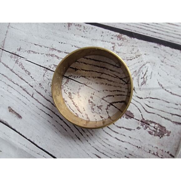 VINTAGE HANDMADE MOTHER OF PEARL BRASS ELEPHANT INLAY BANGLE BRACELET Boho Style - Picture 5 of 7